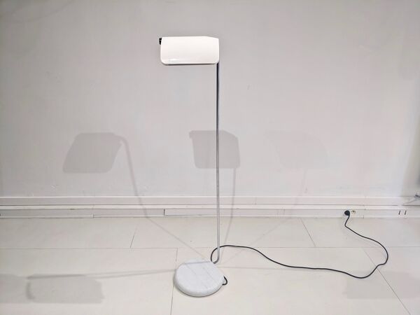 Lampadaire base circulaire en marbre