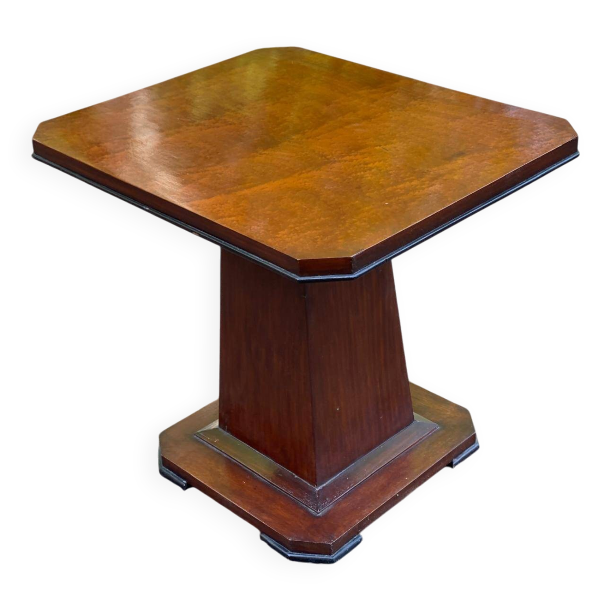 Art Deco dining table in rosewood from the 1950s with a central leg.