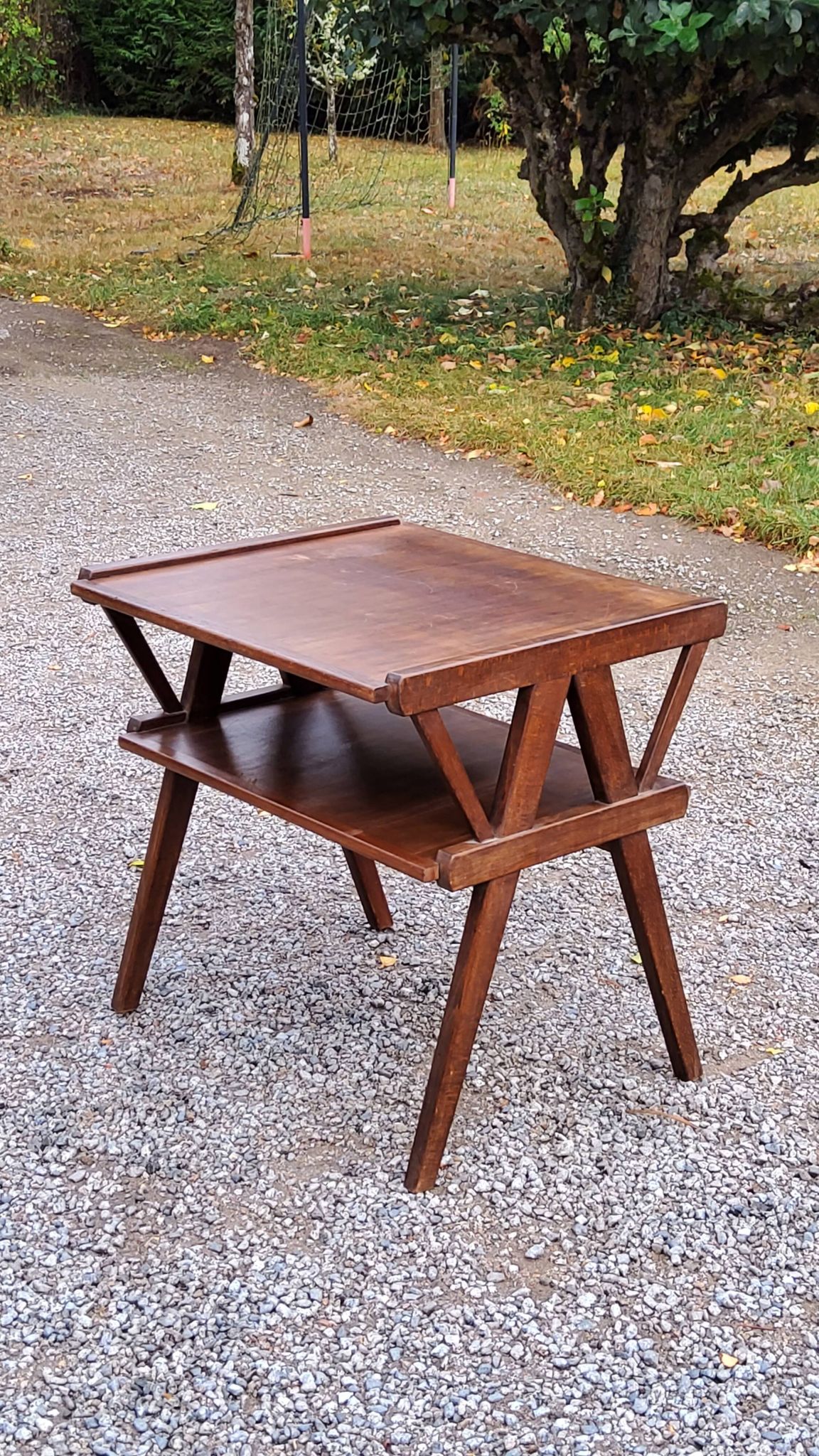 Table d’appoint vintage des années 50 en hêtre chêne et peuplier pieds compas