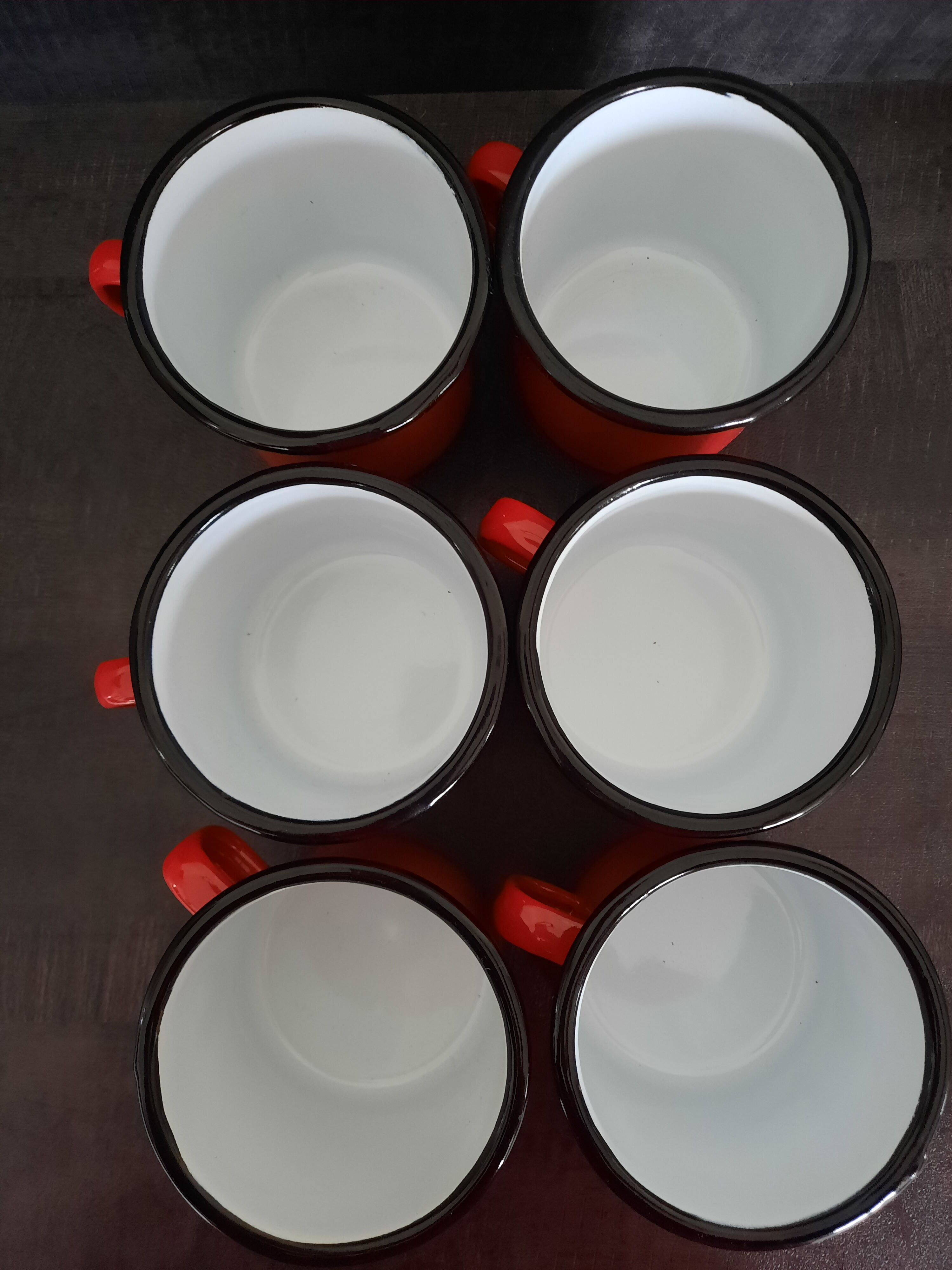 6 cups of enamelled sheet metal