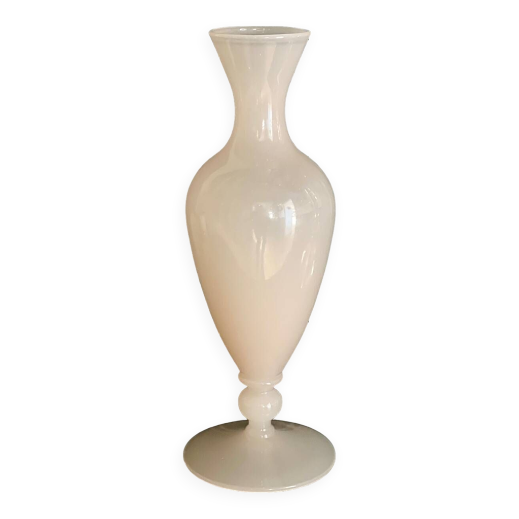 Vase en opaline