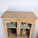 Louis XV display cabinet style