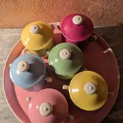 6 petits pots de crème en porcelaine de limoges avec plateau