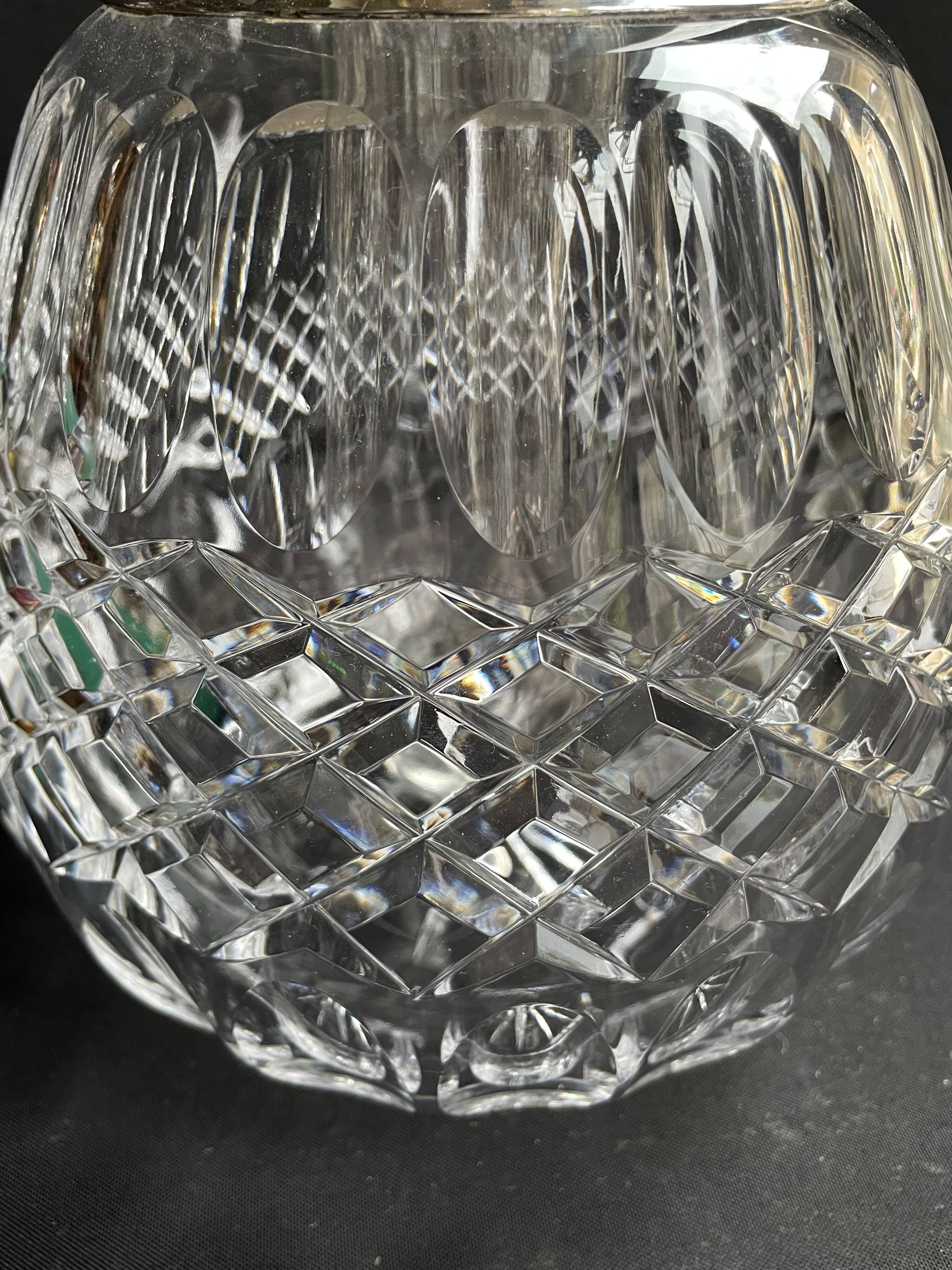 Important jug with ice reserve in cut crystal and silver-plated metal