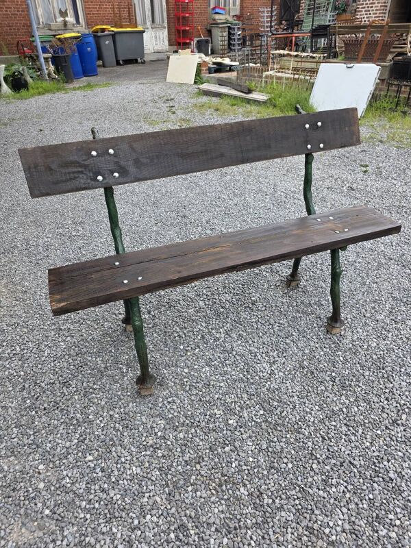 Banc de jardin en fonte assise chêne massif