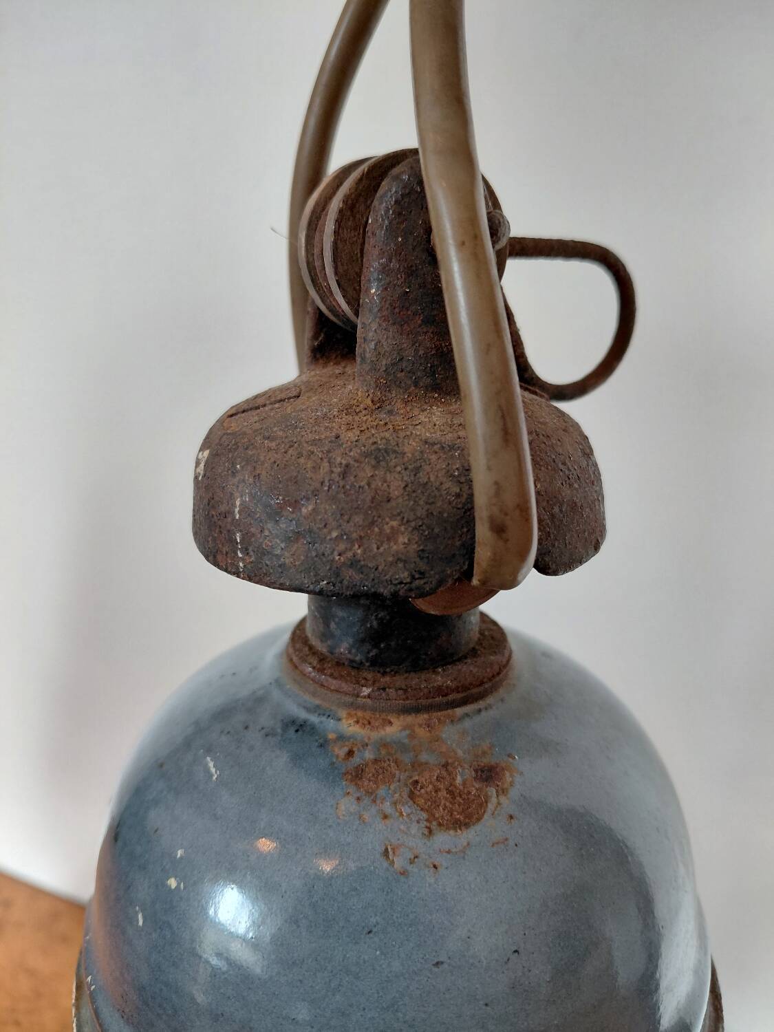Industrial pendant lamp in blue and green email.