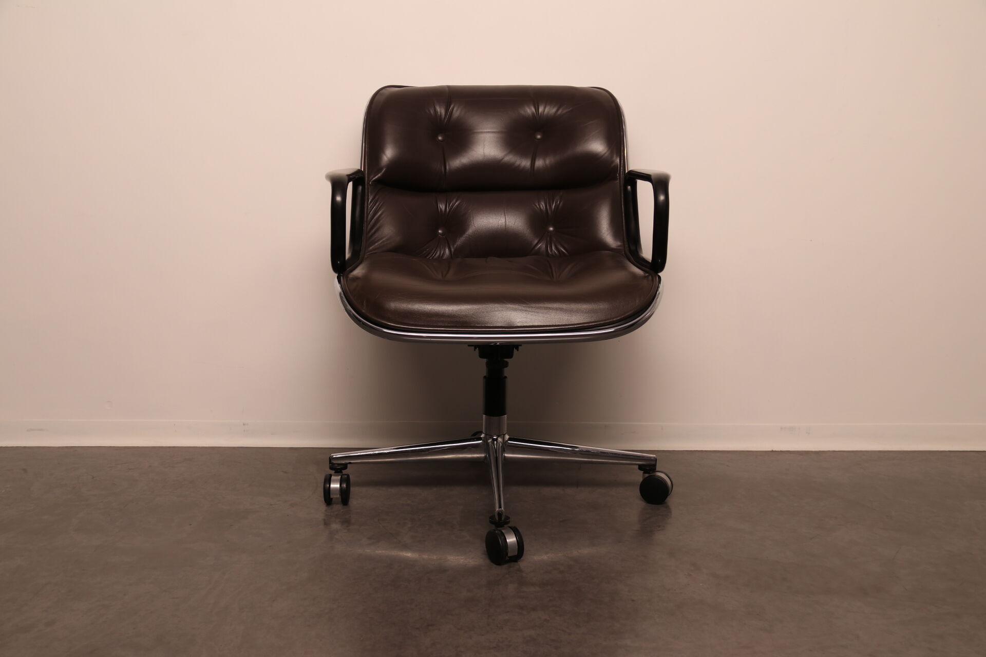 Executive office chair by Charles Pollock for Knoll - US - 1970's