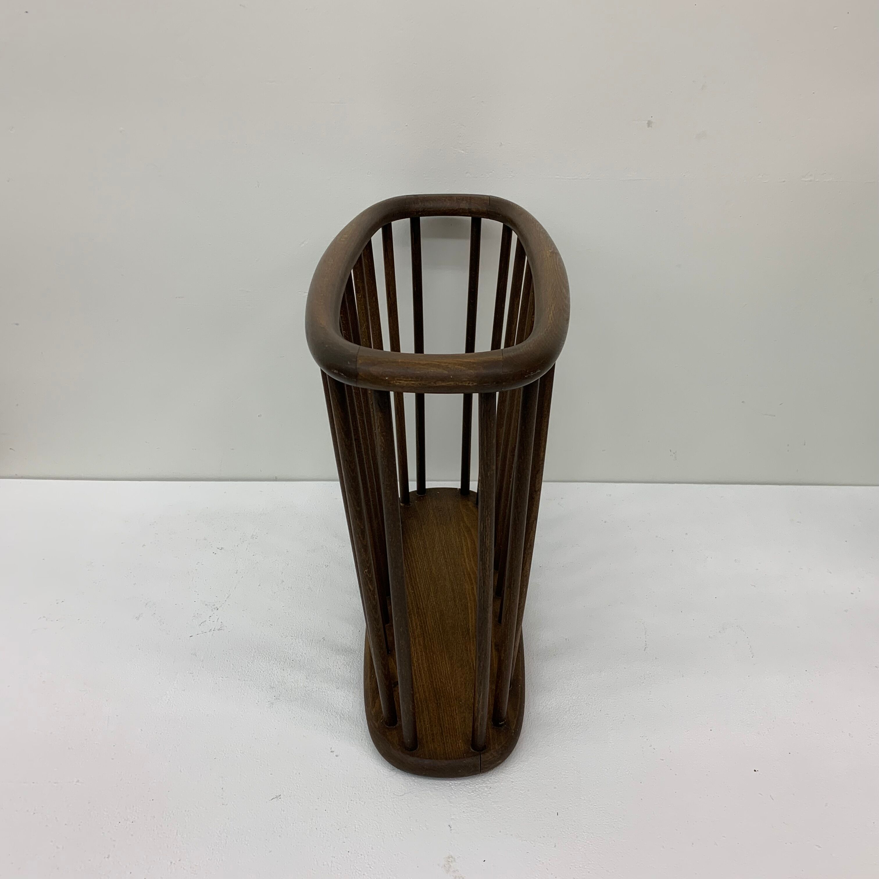 Arthur Umanoff magazine rack , 1950