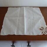 Embroidered tablecloth and 12 old linen towels 260 out of 165
