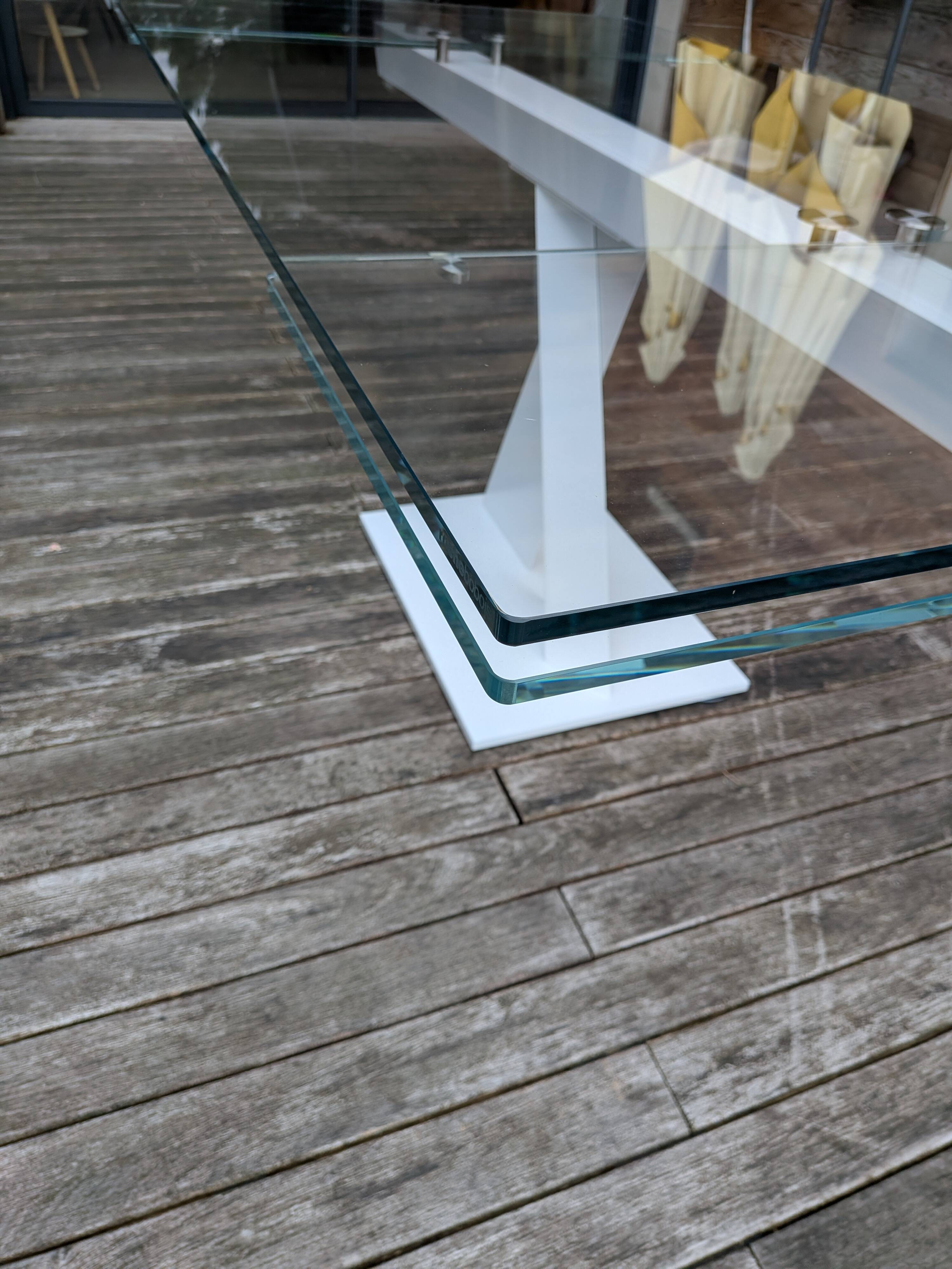 Roche Bobois table model Axel white