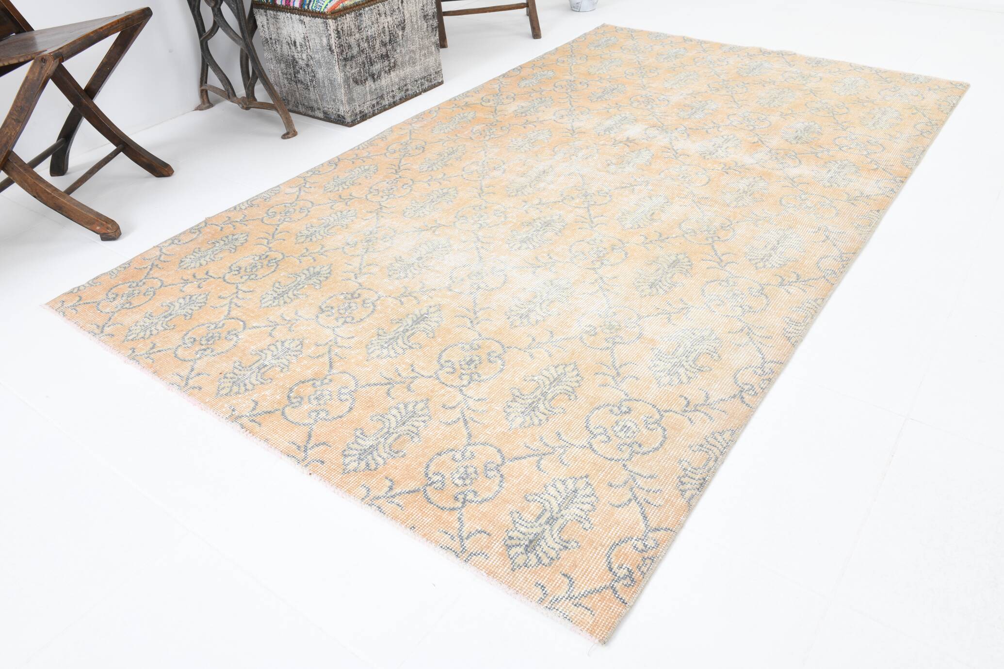 5x8 Shades Of Pale Orange Classic Turkish Vintage Rug, 140x238Cm SK 2296