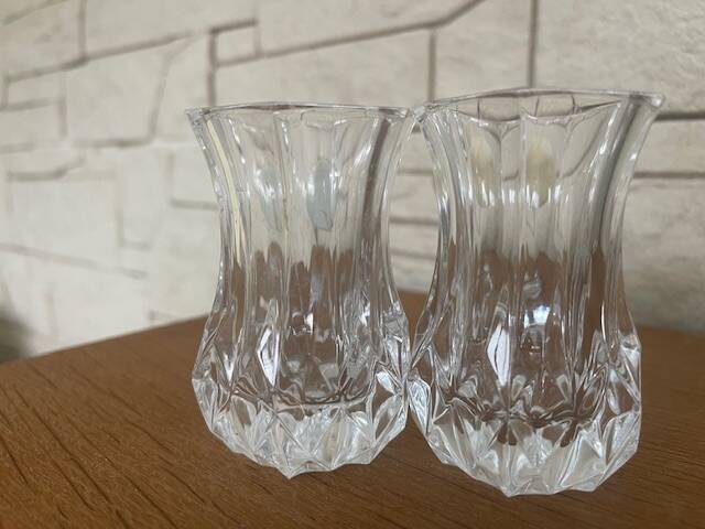 Pair of small Arques crystal vases