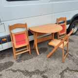 “Space saving” dining set