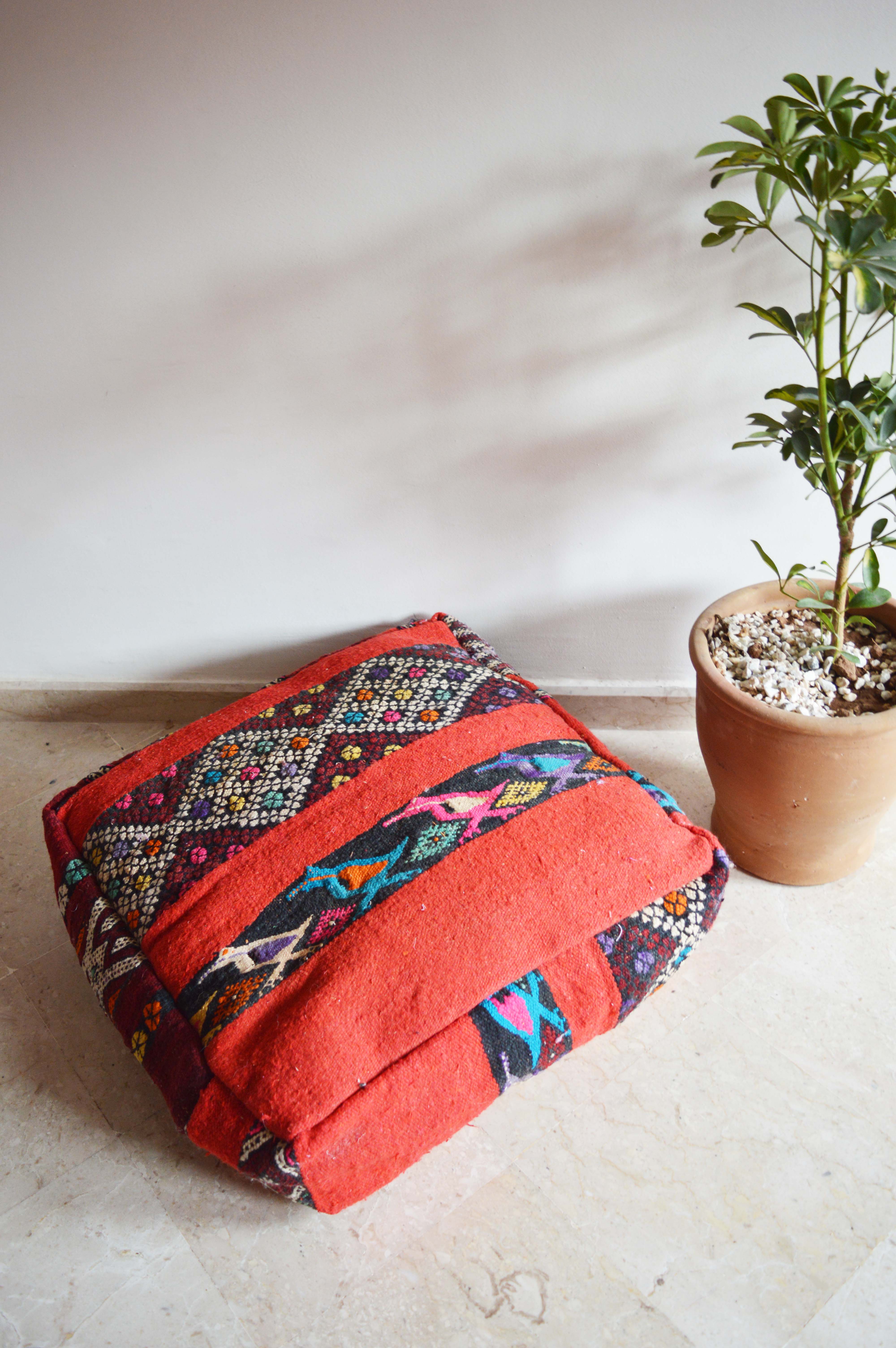 Moroccan Berber pouf in wool