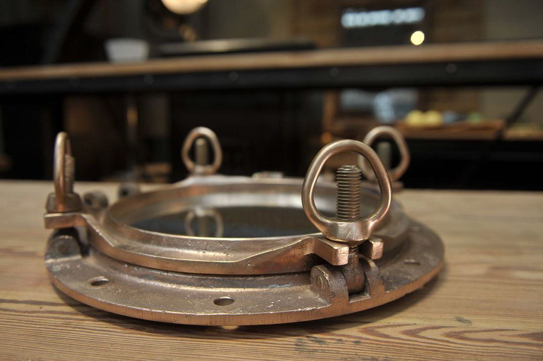 Bronze boat porthole mirror 1920 45x45cm