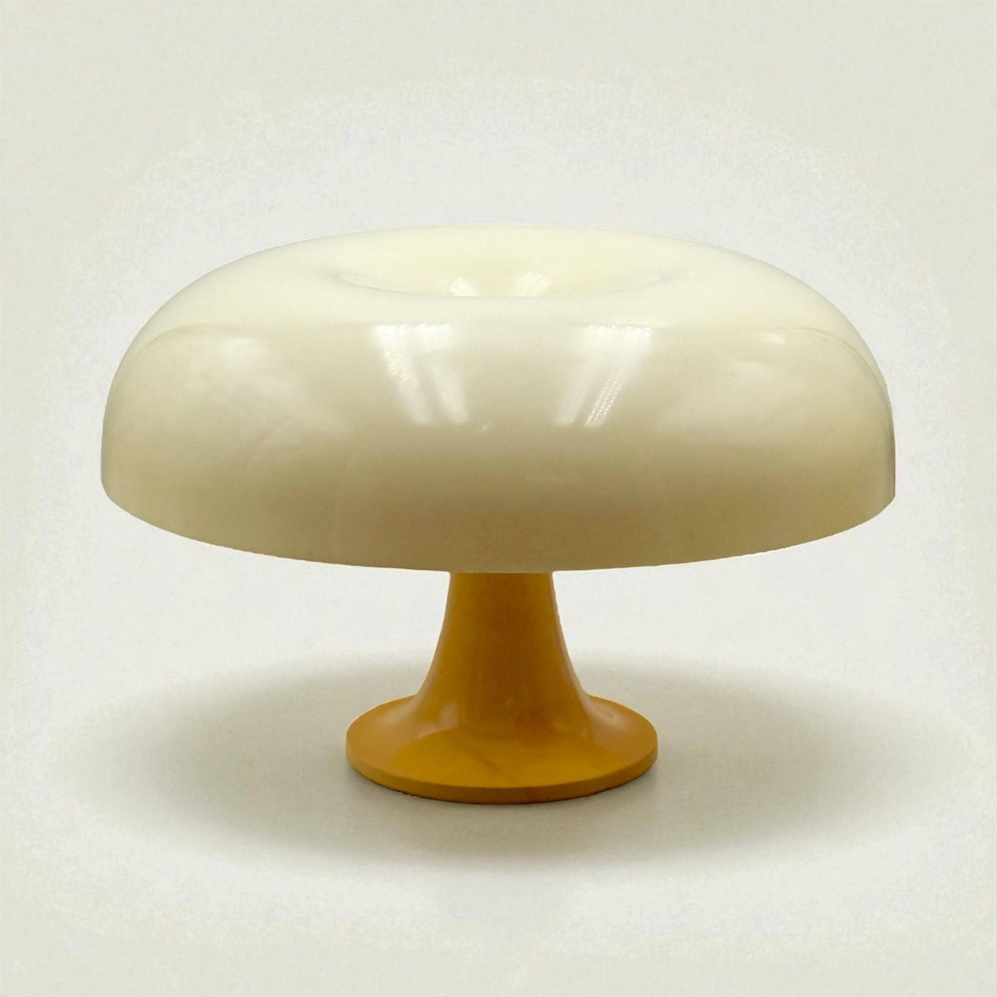 Artemide Nesso Lamp in Off White Resin, 1960s Italian Design