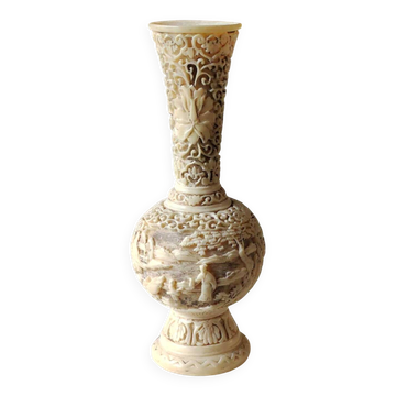 Vase boule d inspiration Asiatique. En laque de Cinabre beige. Décor scènes de vie. Frises arabesques, florales. Haut 24 cm