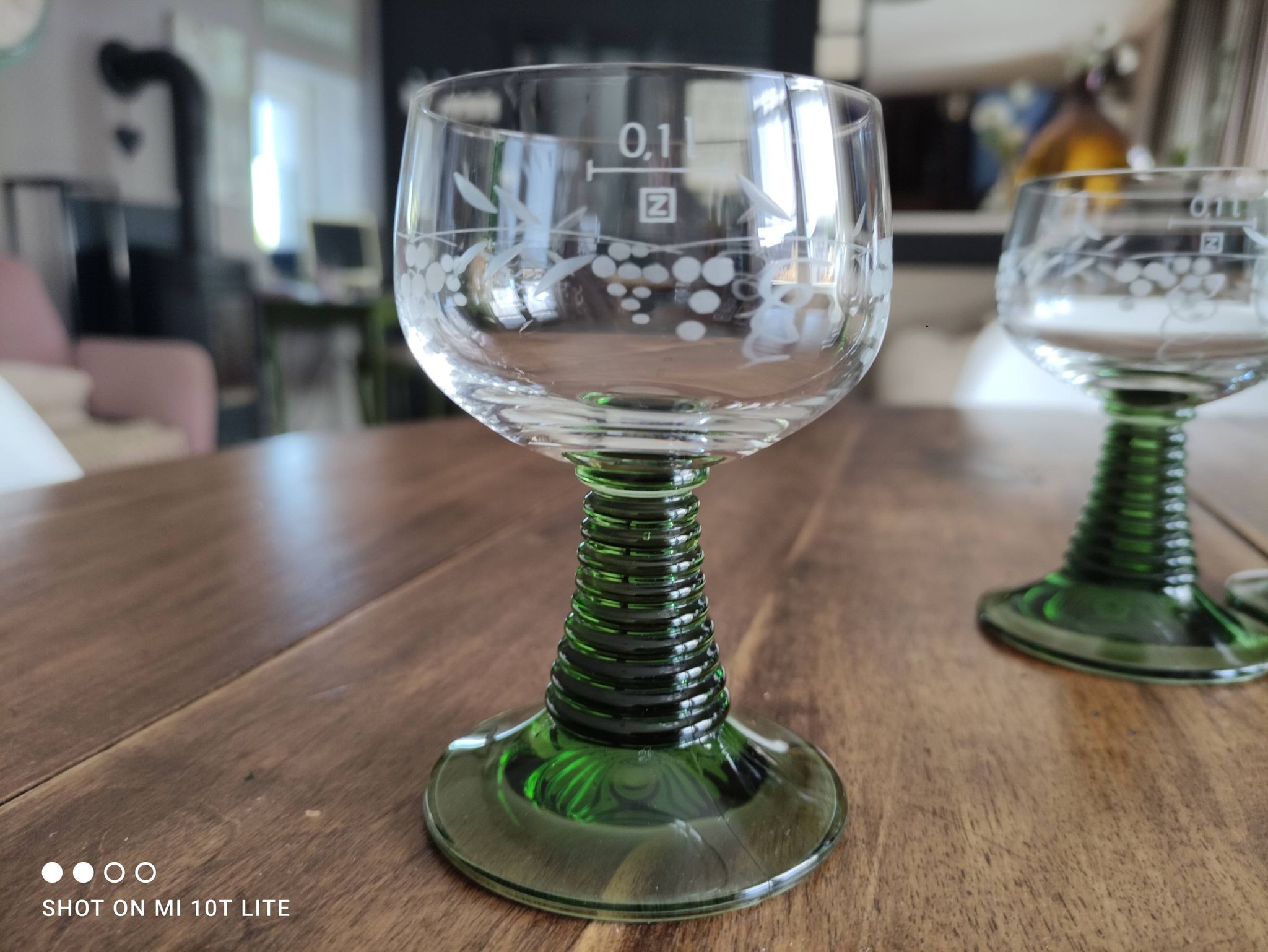 Set of 6 Alsatian wine glasses in chiseled crystal with green turned foot