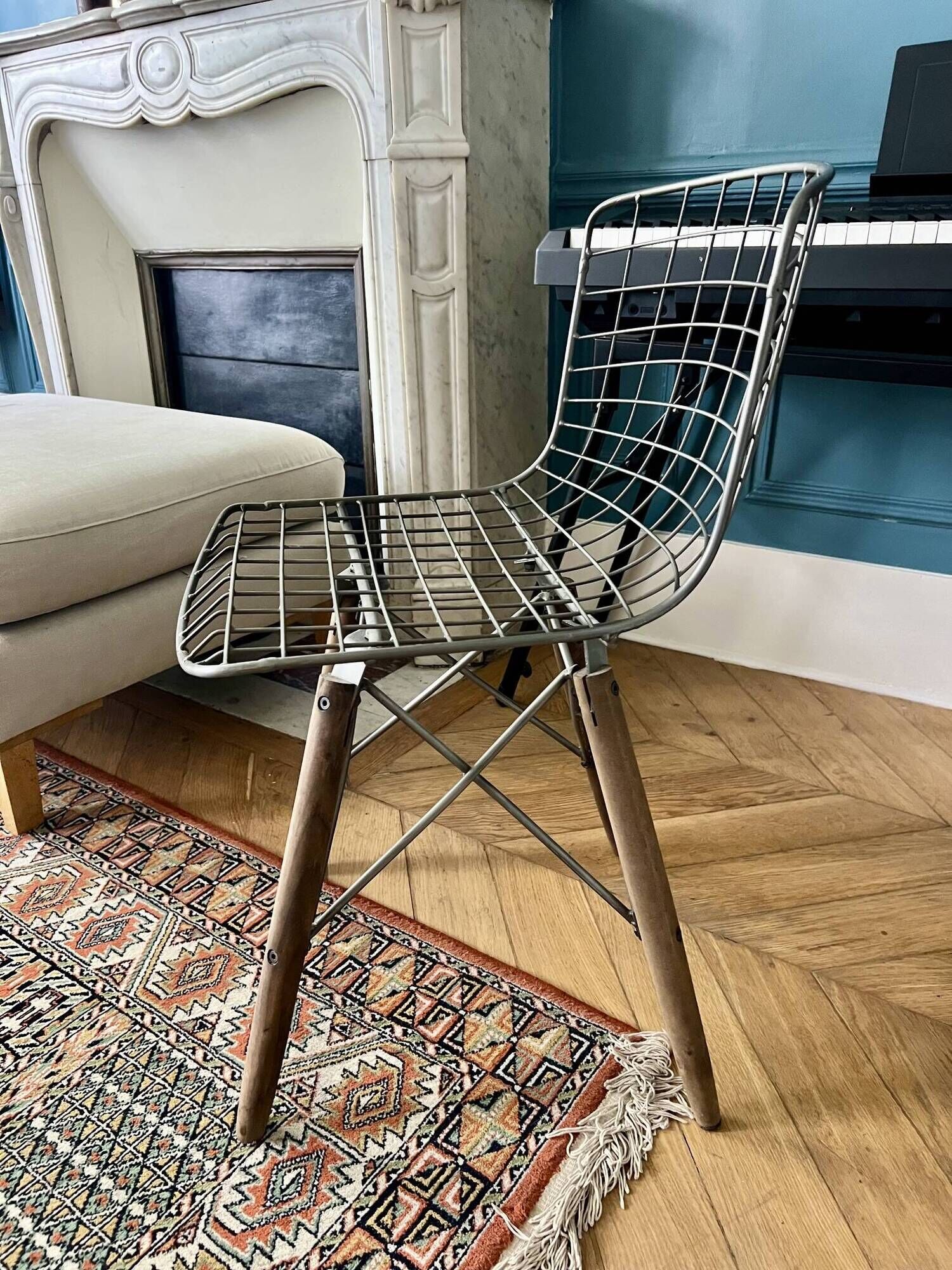 Set of 4 vintage Wire chairs in metal and wood