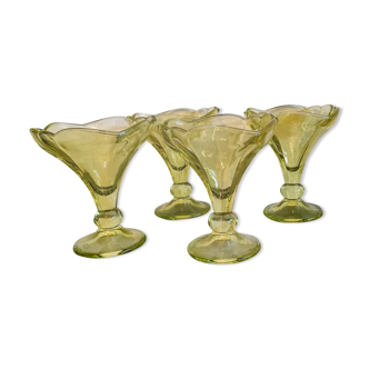 Lot 4 coupes tulipe en verre