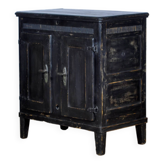 Antique icebox, circa 1900