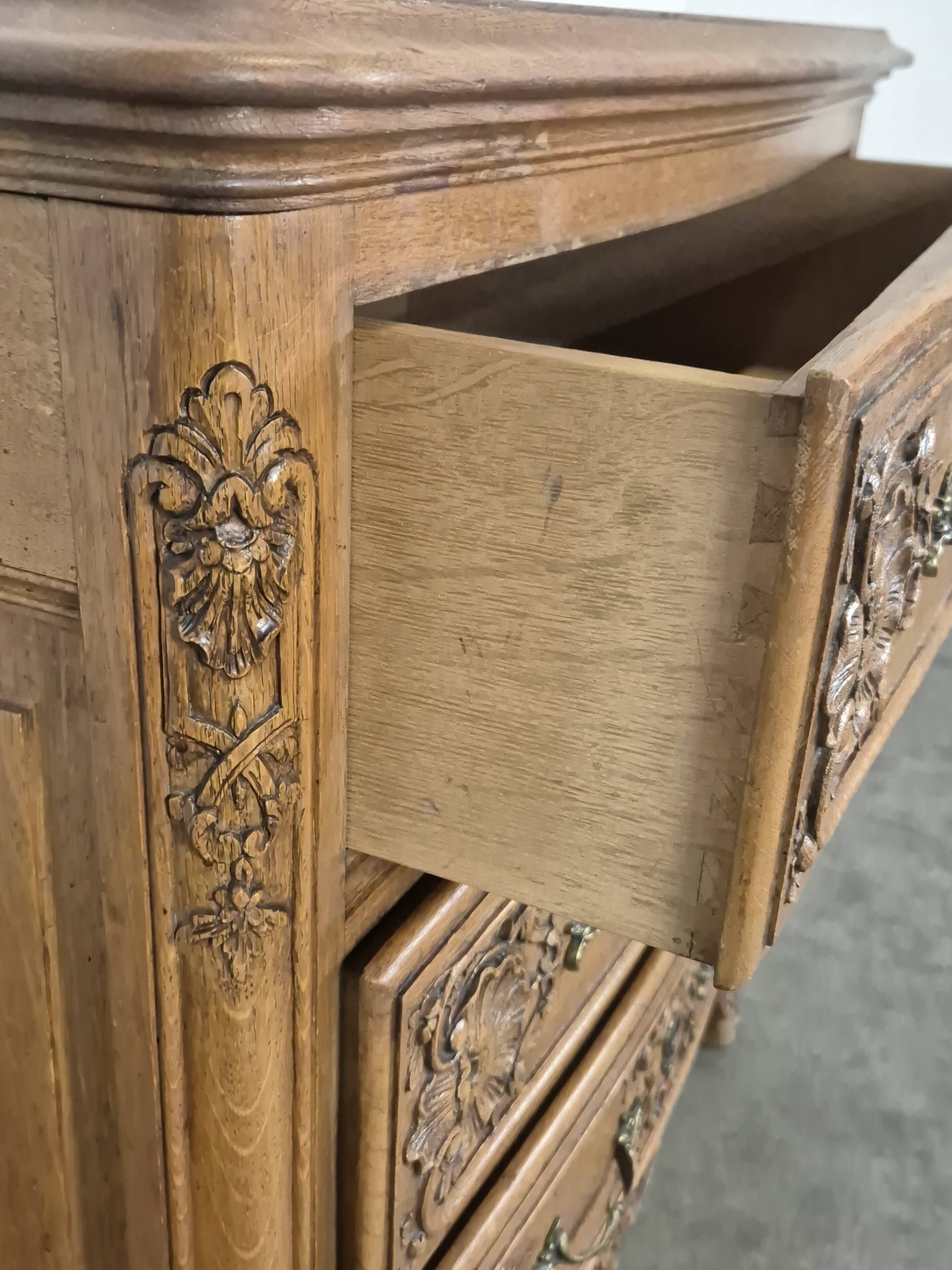 Liege commode in oak in the Louis XIV style