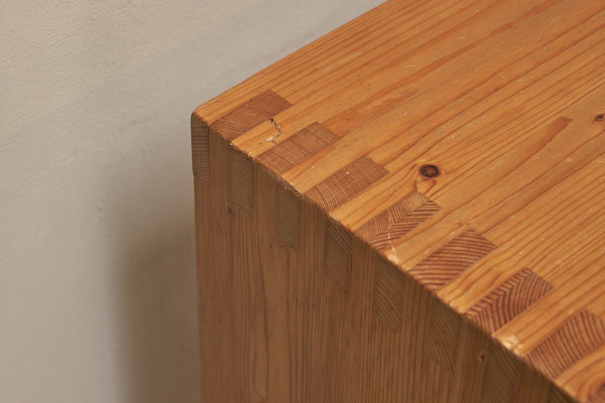 Desk in solid pine by Ate van Apeldoorn for Houtwerk Hattem, The Netherlands
