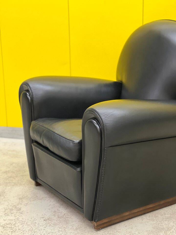 Poltrona Frau “Vanity Fair” XC Armchair in Genuine Black Leather.