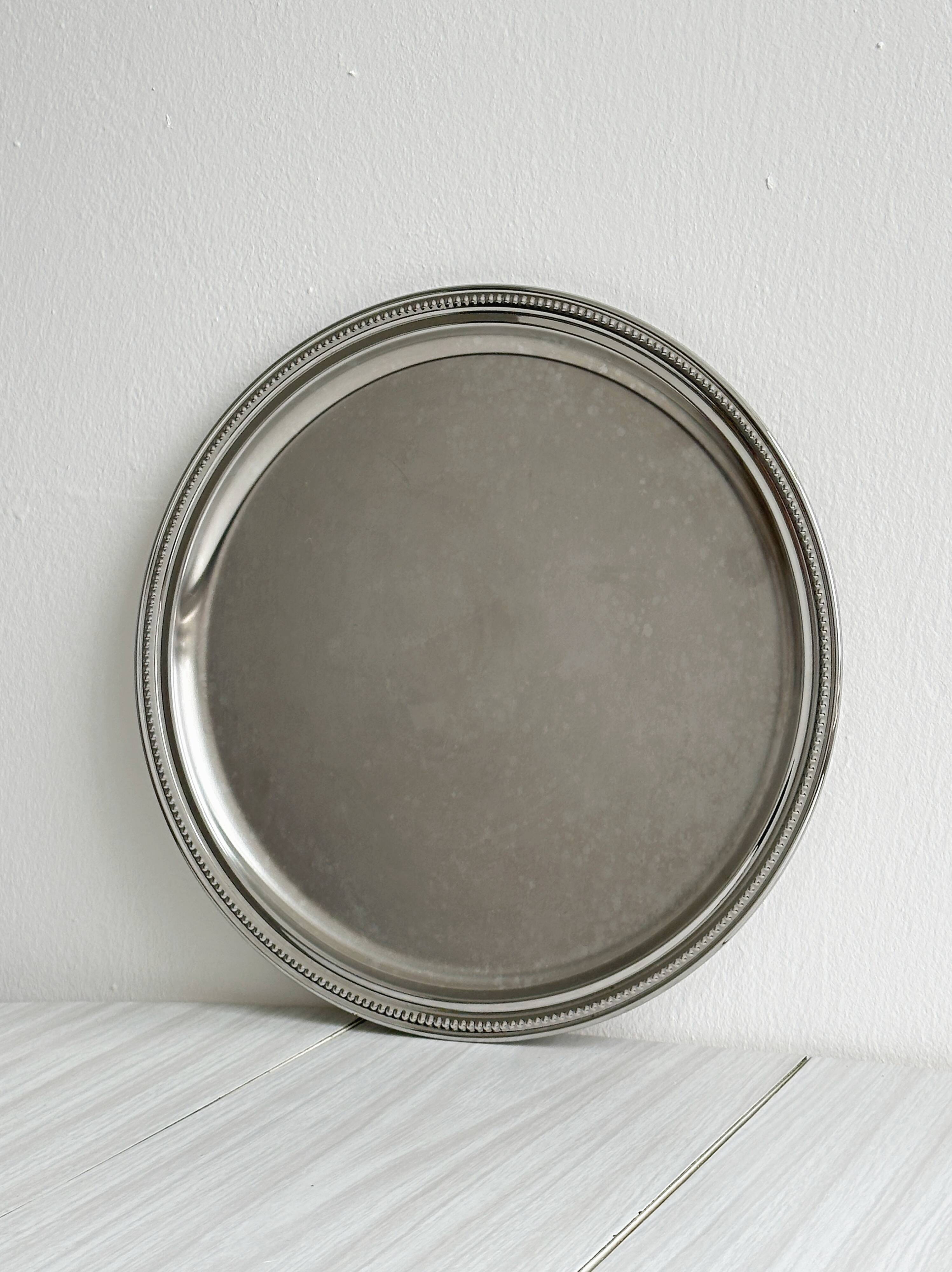 Round metal mirror tray