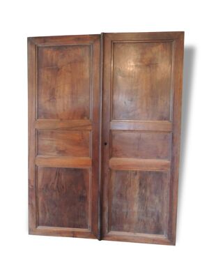 Portes d'armoire ancienne en noyer