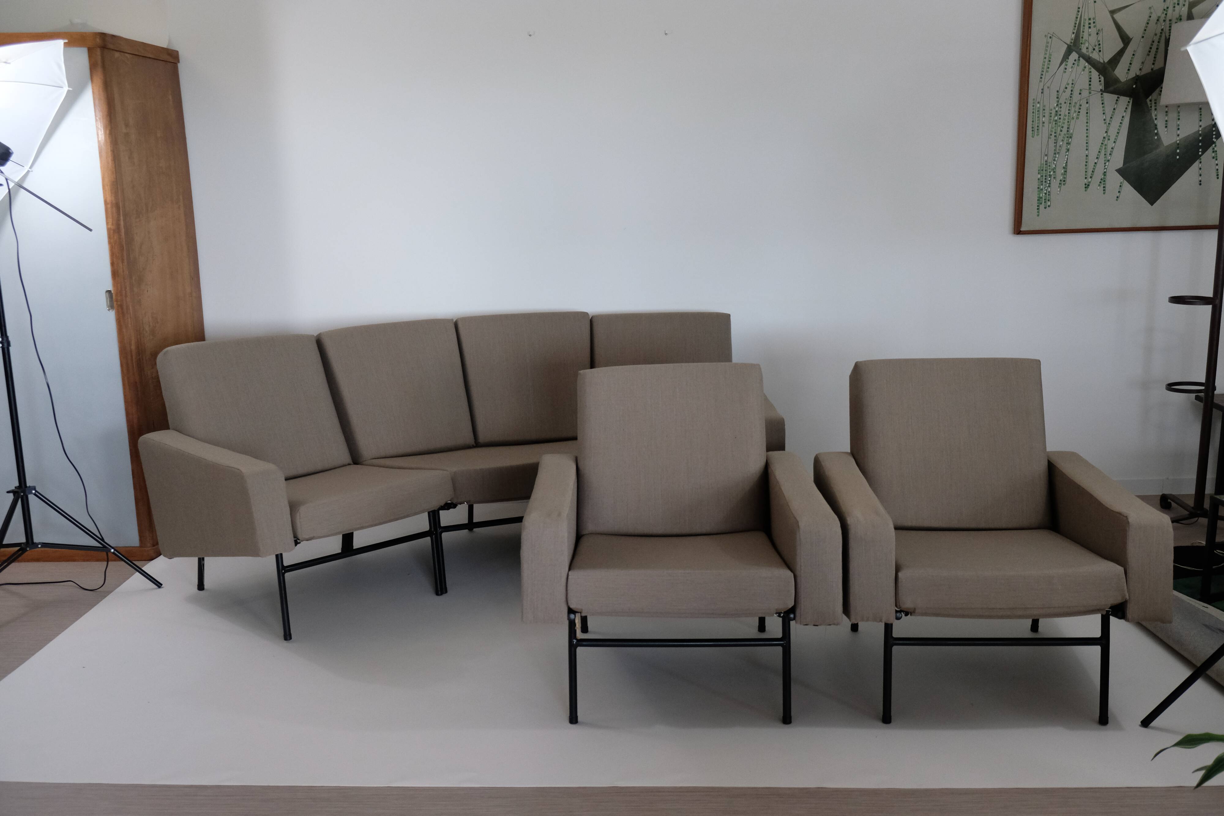 Salon G10 by Pierre Guariche