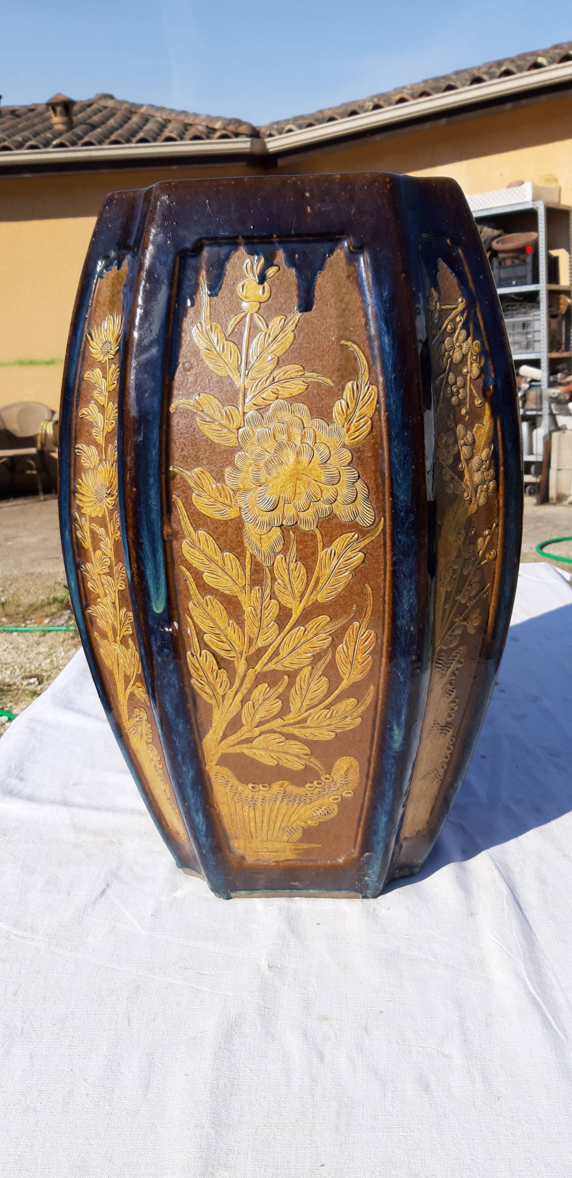 China vase in enamelled sandstone stamped stamp in hollow