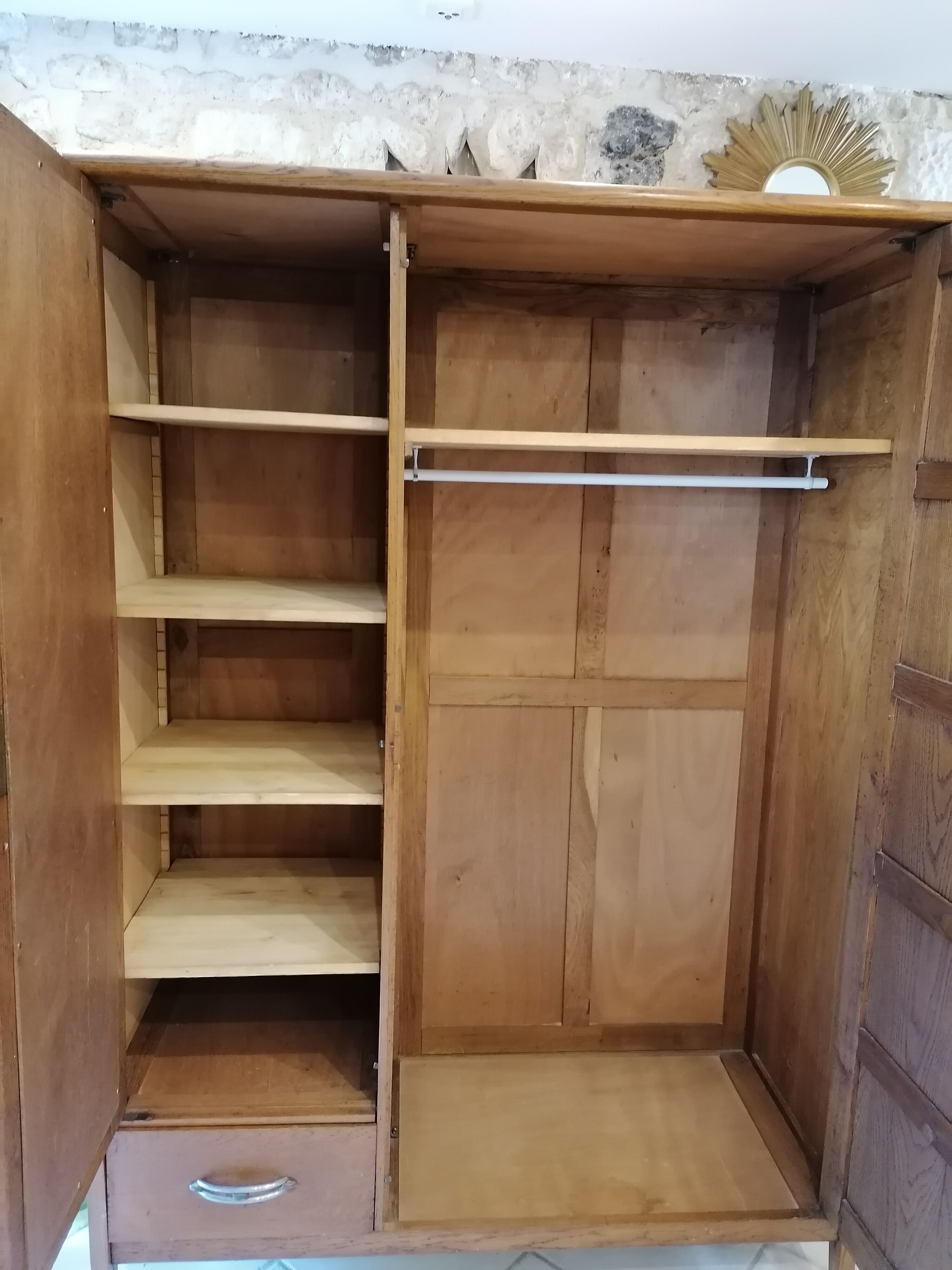 Armoire vintage
