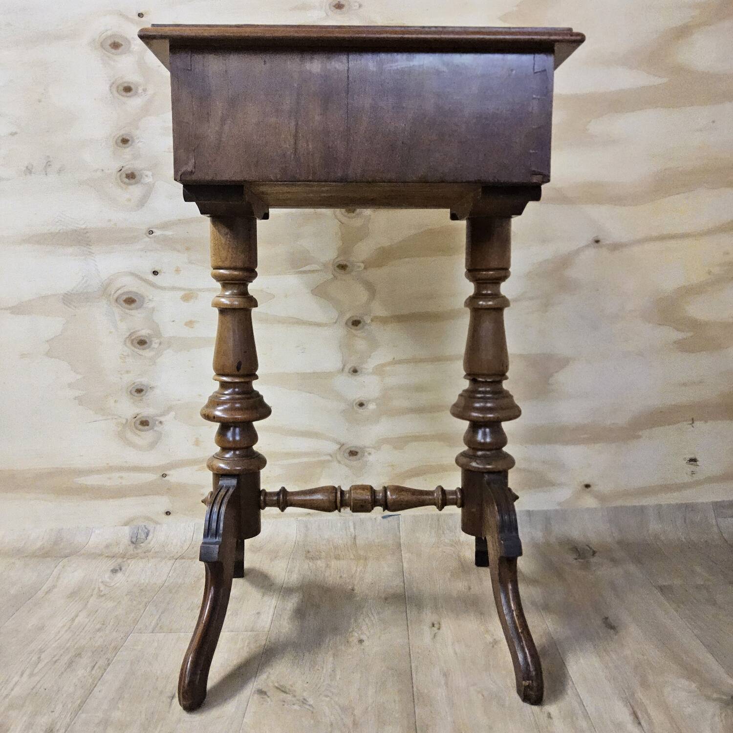 Antique walnut sewing table (19th century) Biedermeier side table