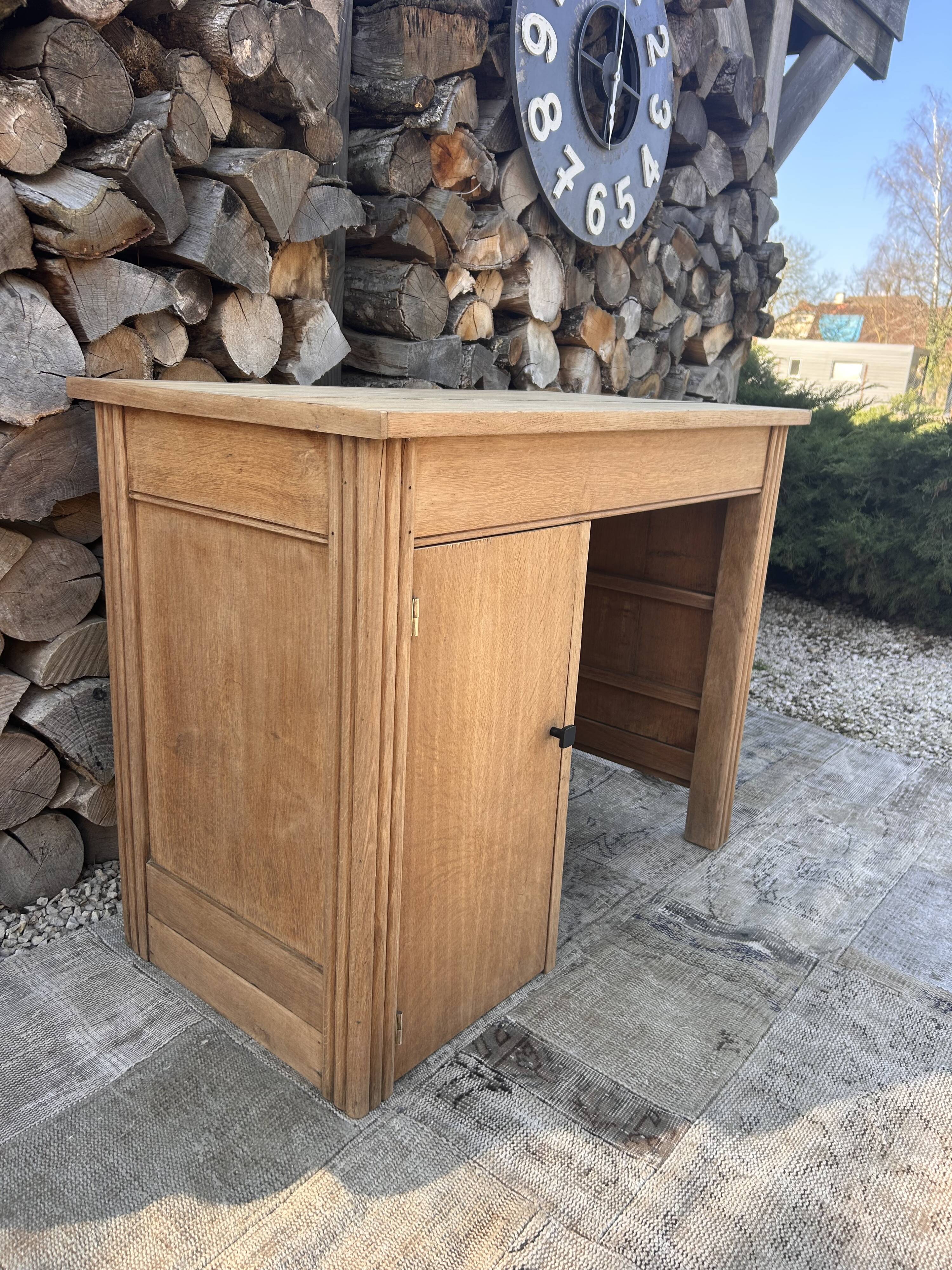 Bureau ancien en bois rénové