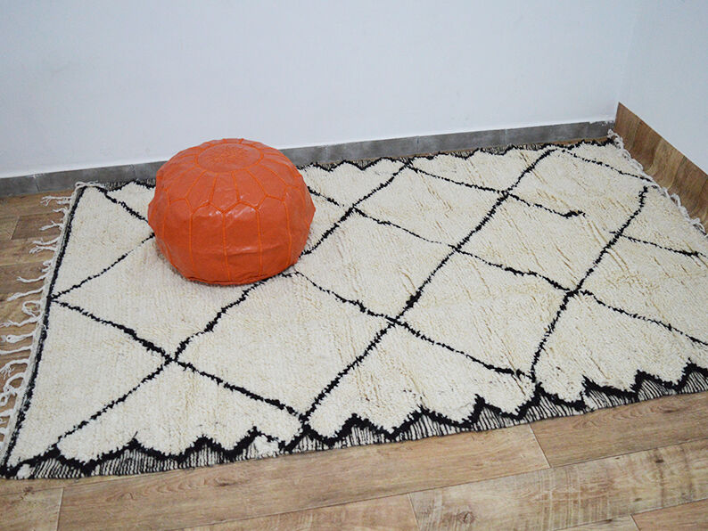 Handmade moroccan berber carpet 238 x 150 cm