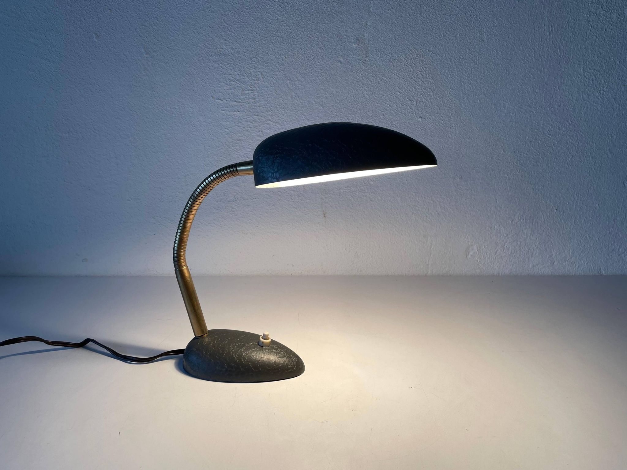 Lampe de bureau en métal gris du milieu du siècle, années 1960, Allemagne