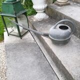 Long-billed zinc watering can