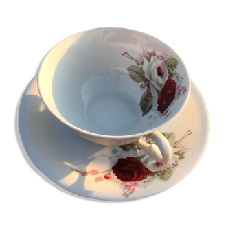 Cup with vintage rose décor saucer