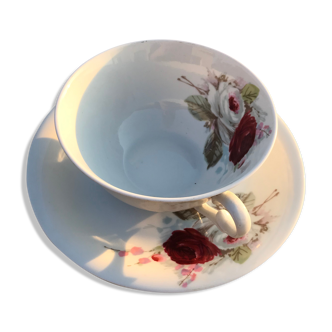 Tasse avec soucoupe décor de rose vintage