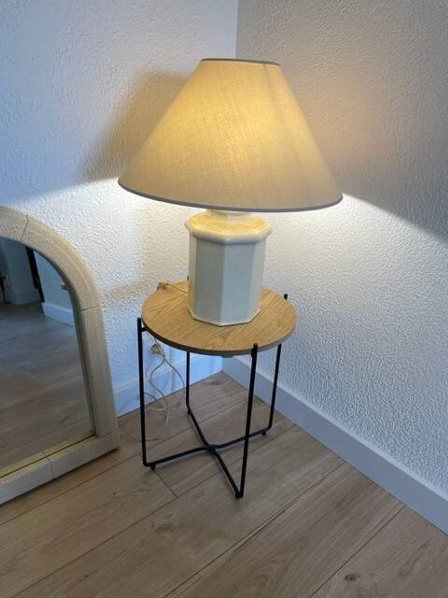 Lampe avec abat-jour naturel