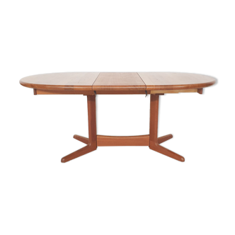 Teak oval extendable dining table by Korup Stolefabrik