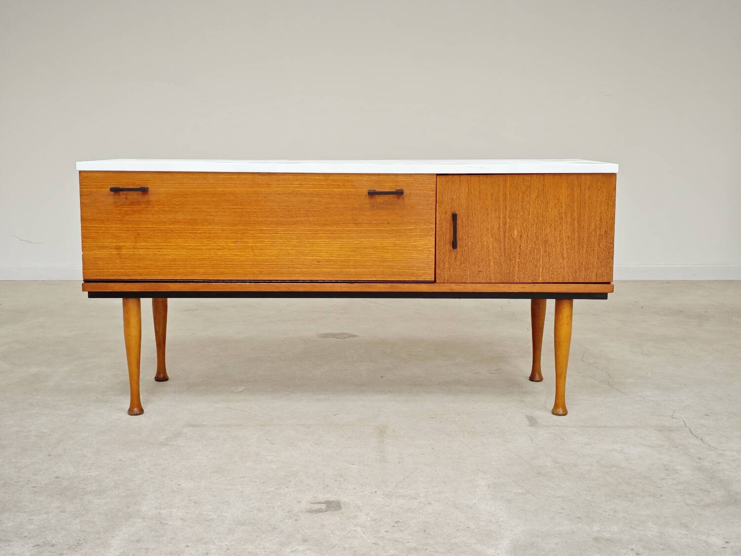 Ancienne meuble coiffeuse style scandinave 1960