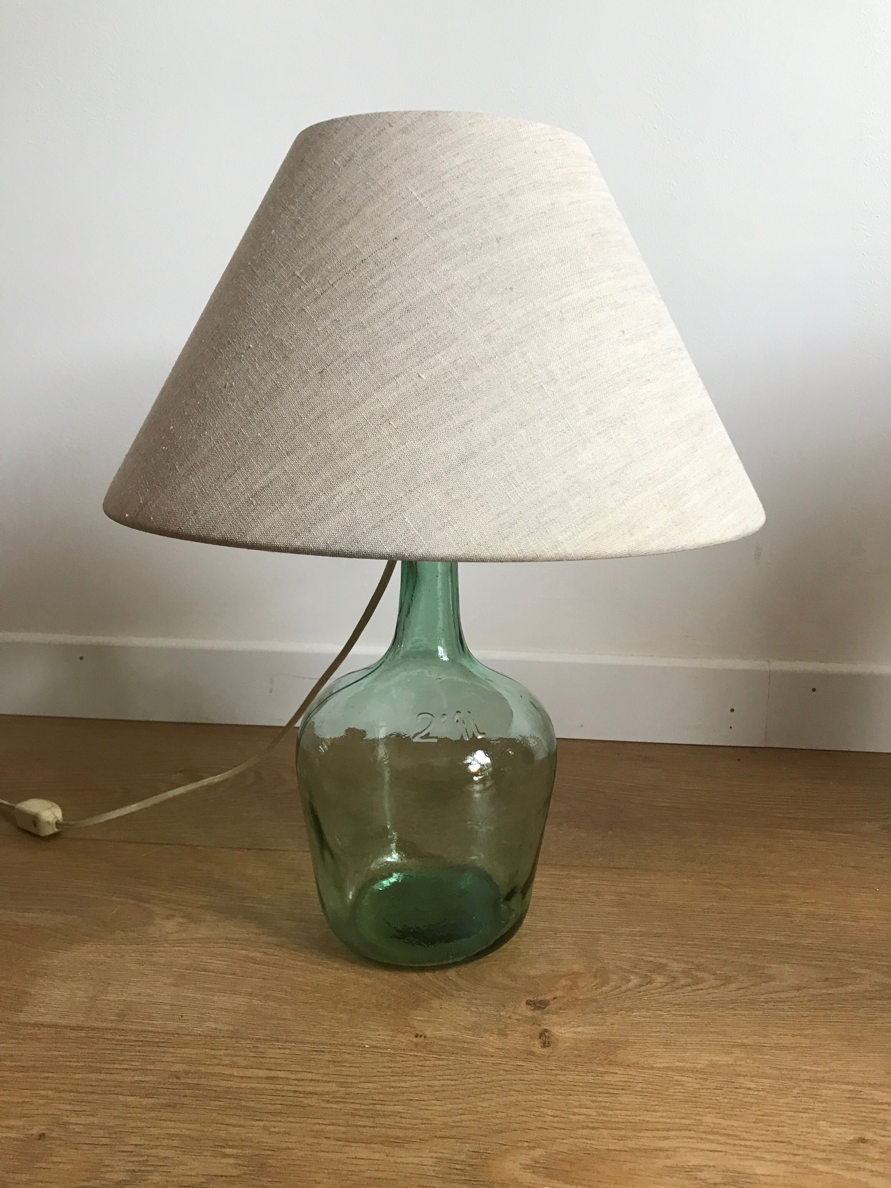 Table lamp