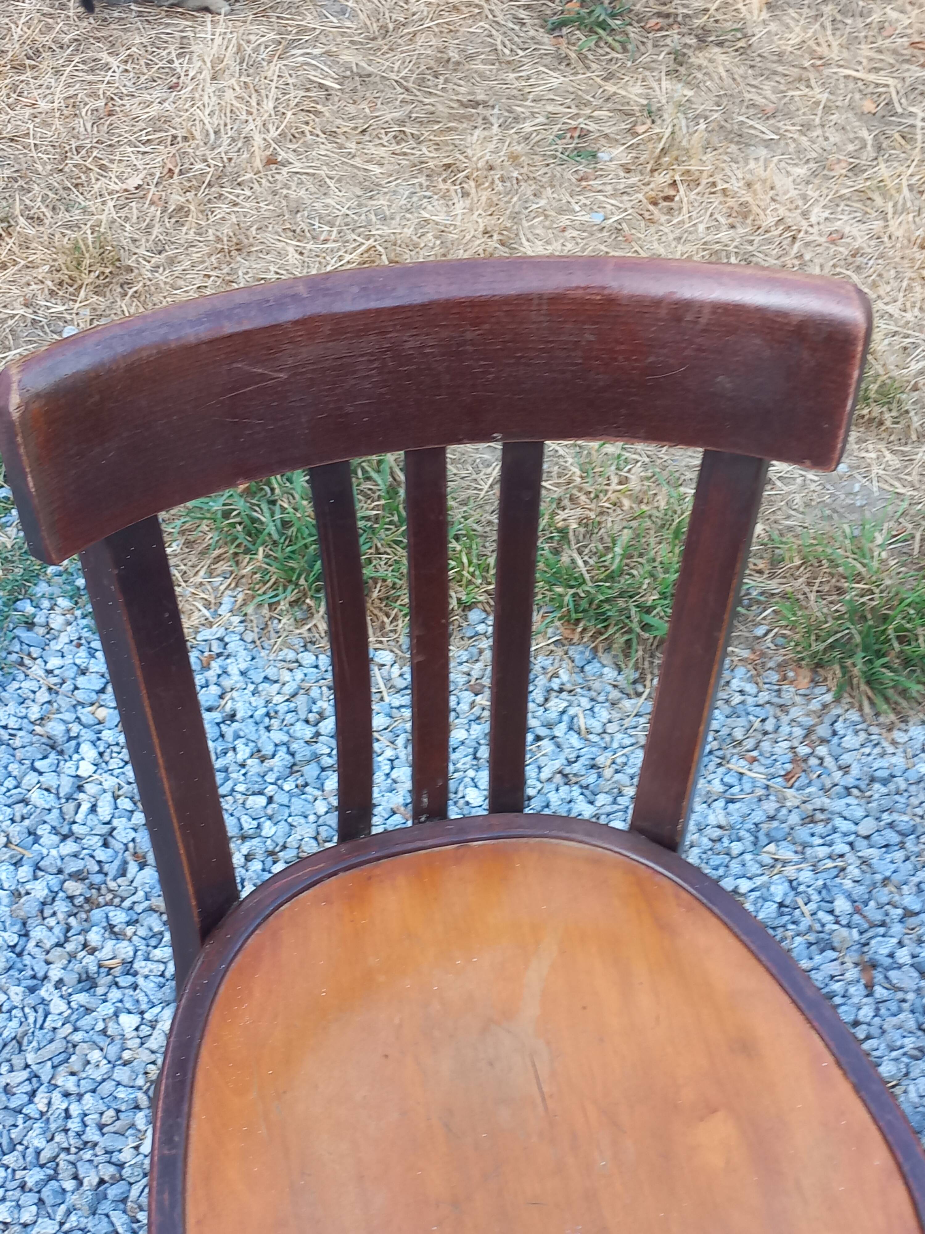 Set de 5 chaises de bistrot anciennes