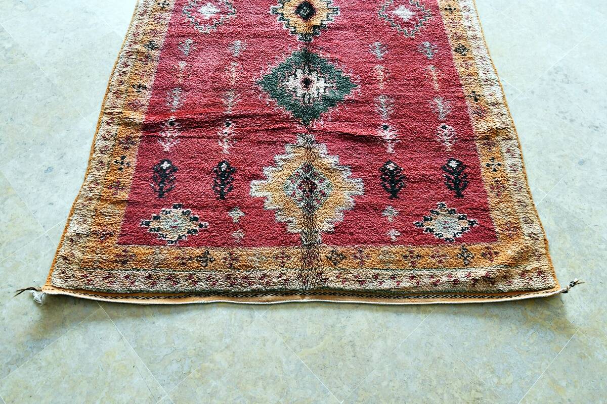Moroccan Berber rug Taznakht vintage 300 x 145 cm Excellent condition