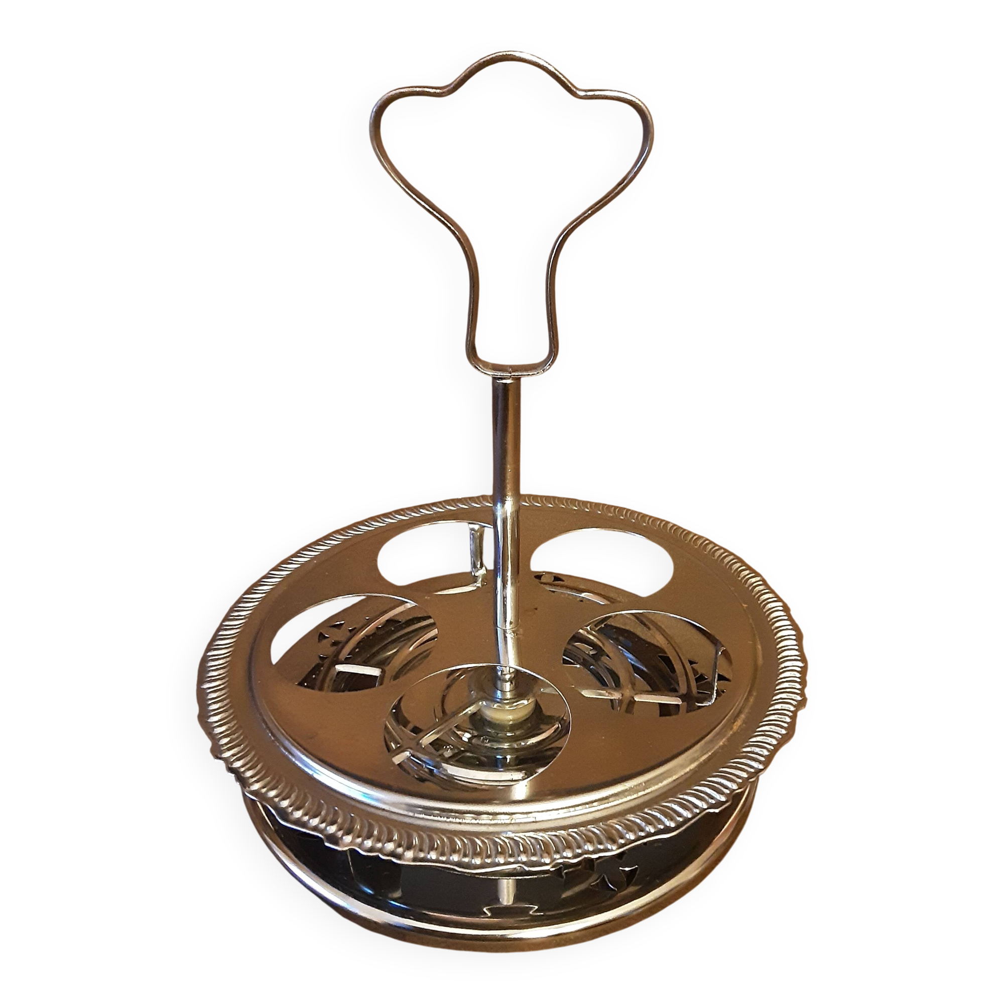 Metal plate for eggs