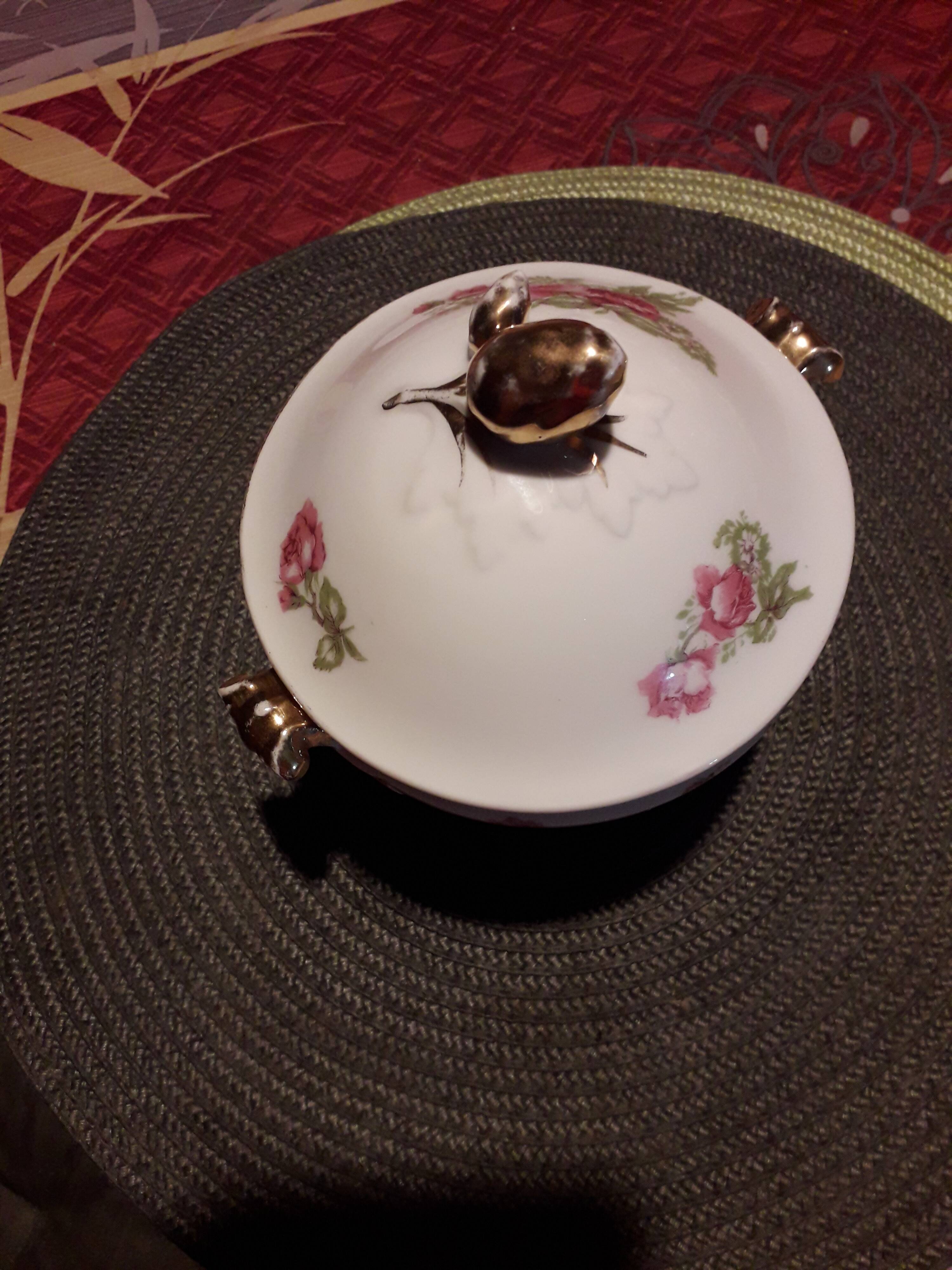 Antique porcelain sweet box from Limoges - William Guérin