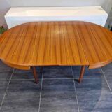 Table ronde extensible scandinave en teck, années 1960
