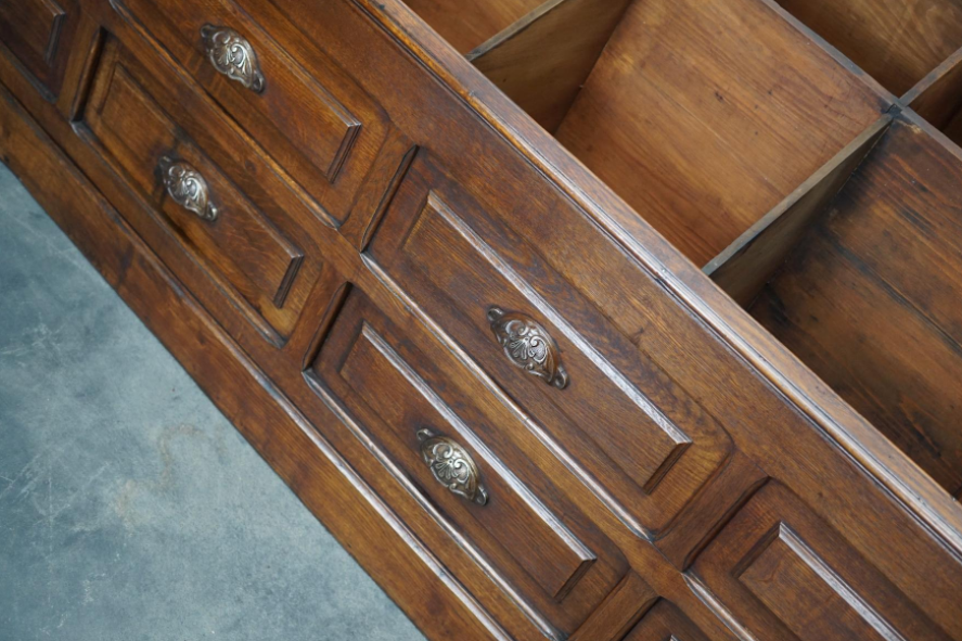 Boutique vitrine ou comptoir en chêne français XIXème siècle